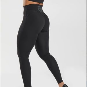Gymshark Legacy black leggings